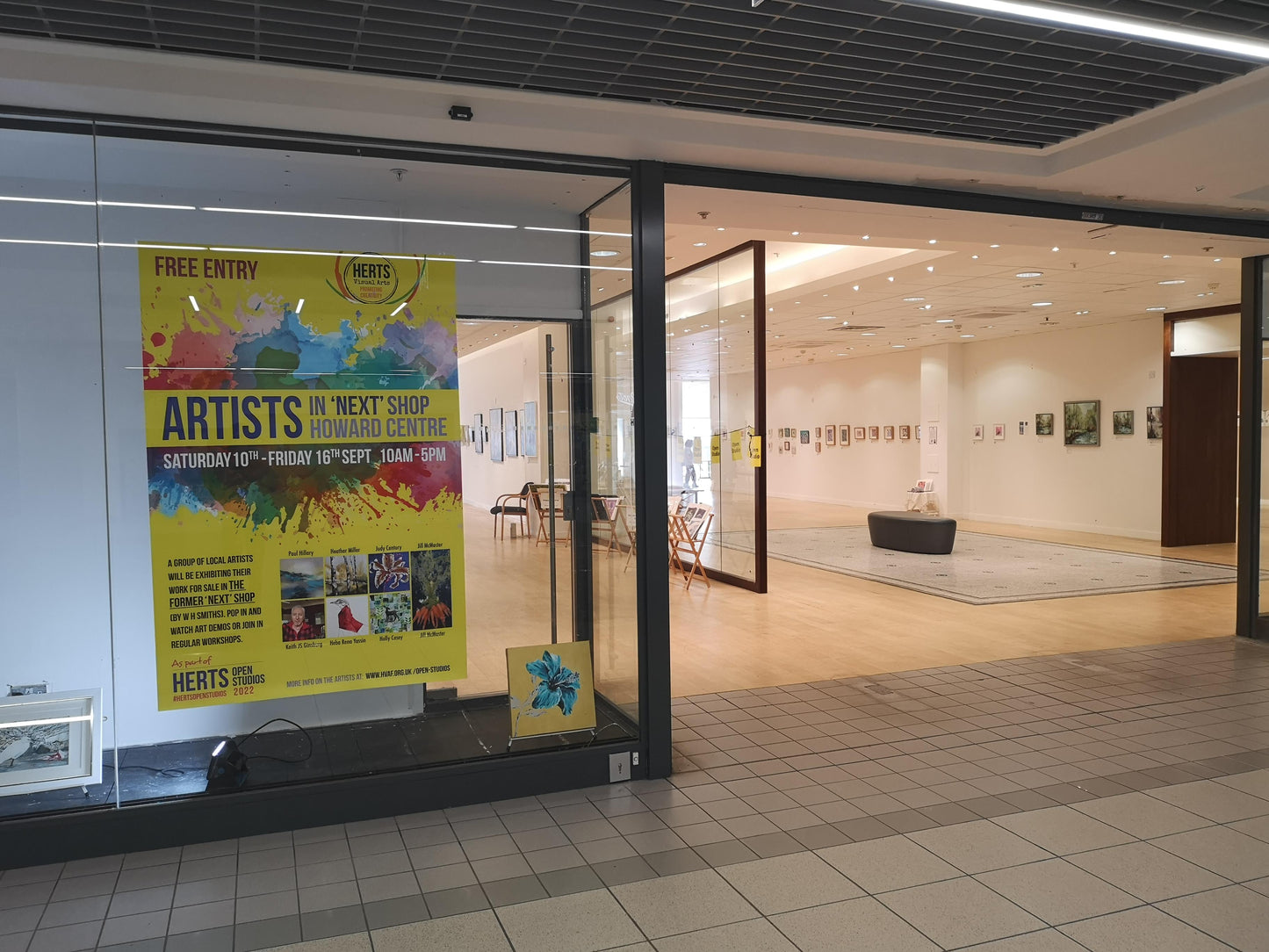 ABSTRACT FLOWER BOUQUETS - Painting Workshop at The Howard Centre, Welwyn Garden City - 20th SEPTEMBER 2023