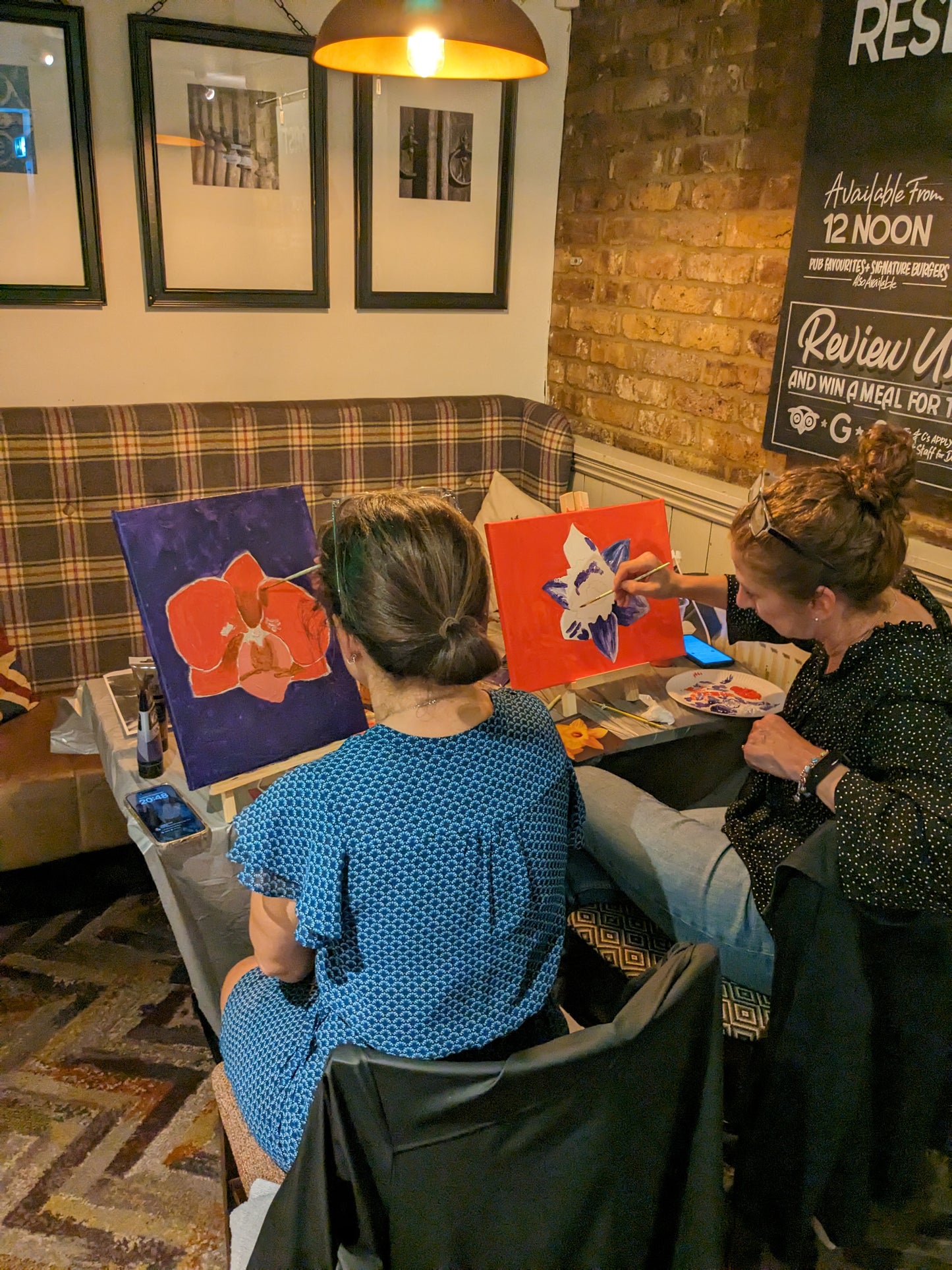VIBRANT STYLISED FLOWERS - Painting Workshop at The Howard Centre, Welwyn Garden City, Herts - 16th NOVEMBER 2023