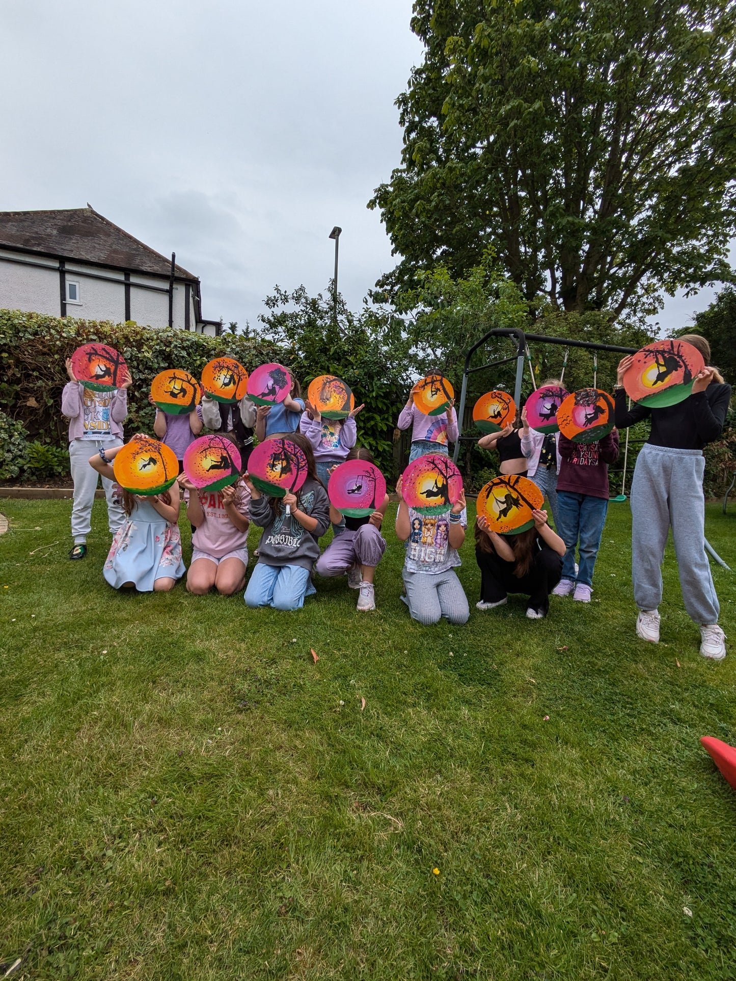 KIDS PAINTING PARTY - Celebrate with creativity and art!