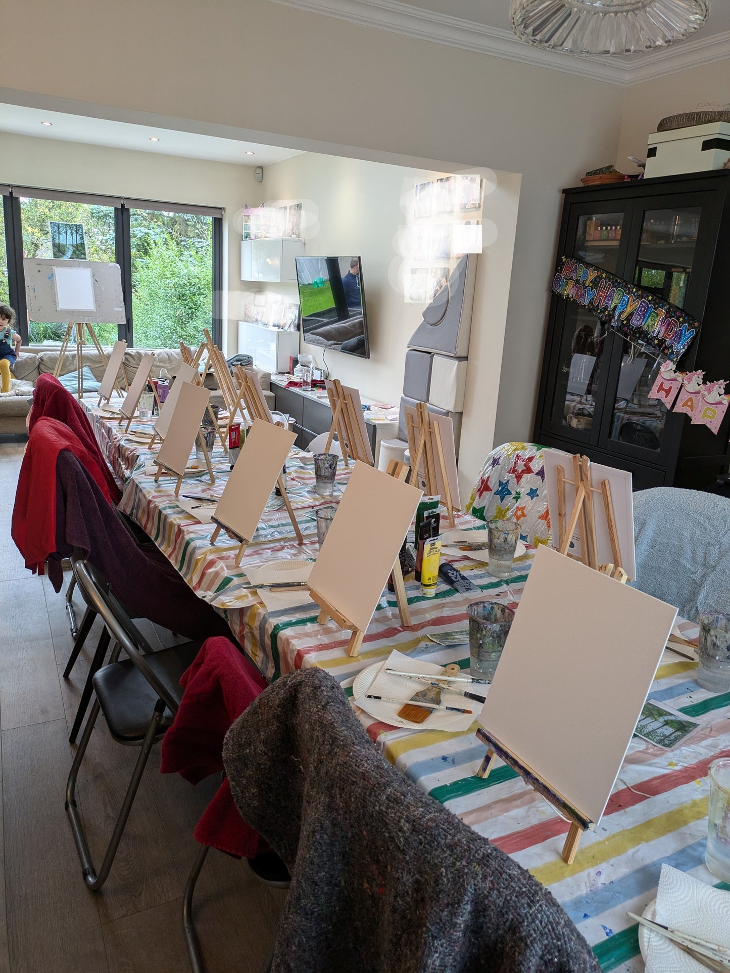 KIDS PAINTING PARTY - Celebrate with creativity and art!