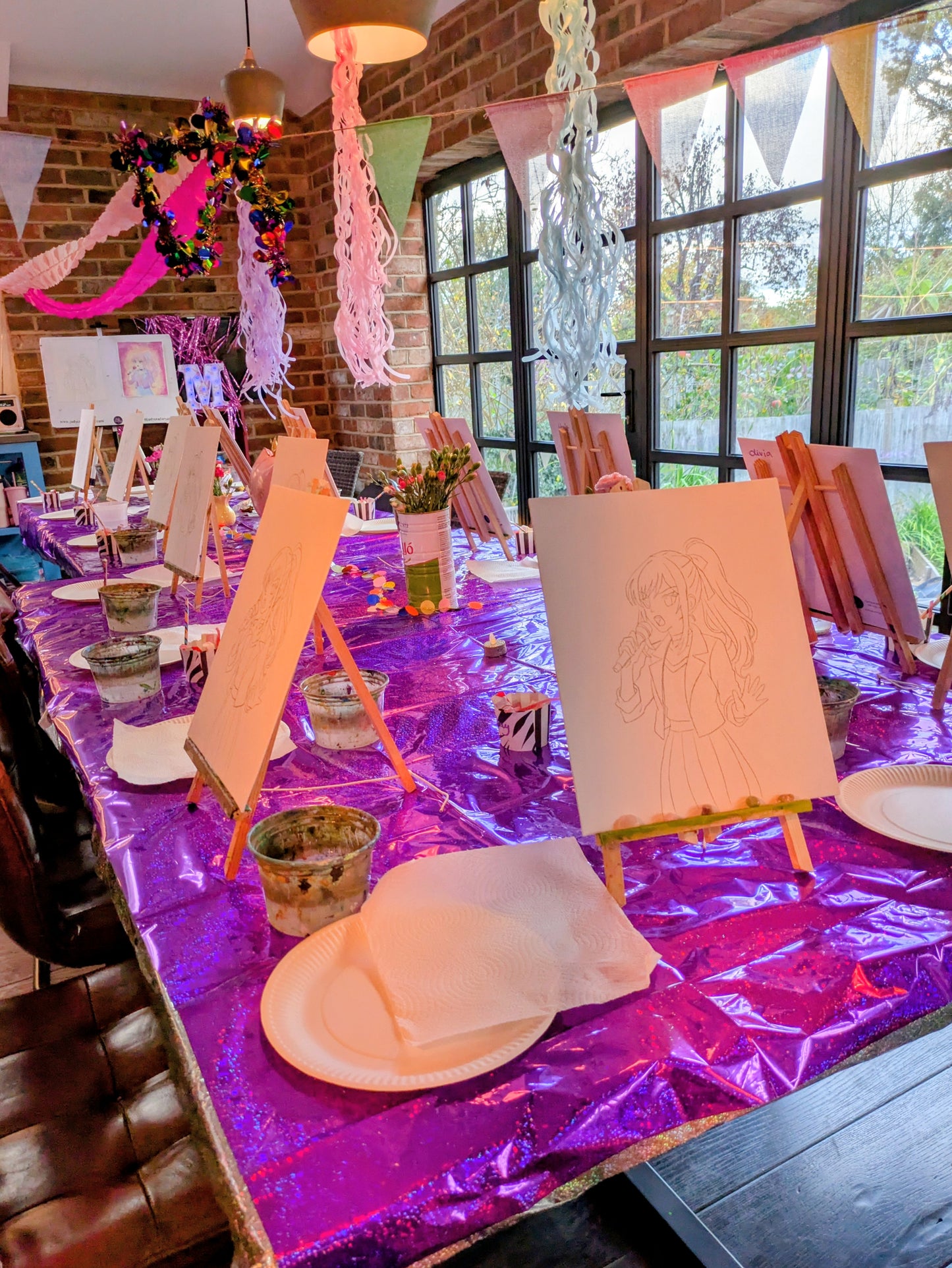 KIDS PAINTING PARTY - Celebrate with creativity and art!