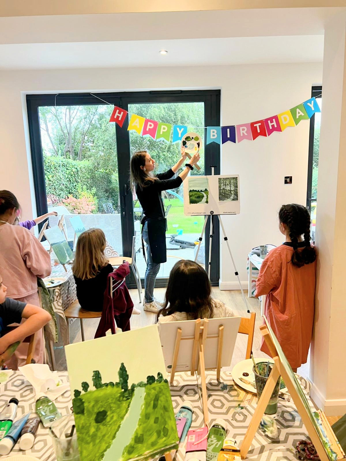 KIDS PAINTING PARTY - Celebrate with creativity and art!