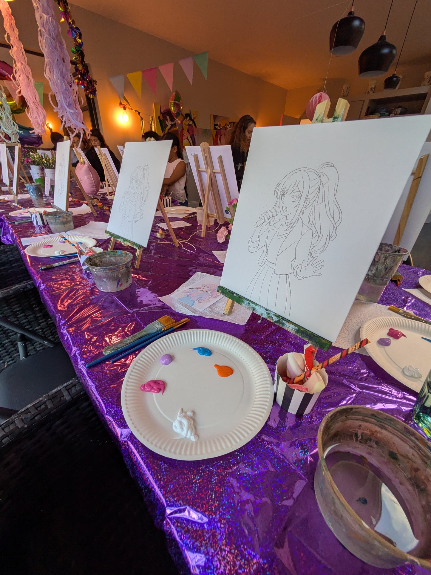 KIDS PAINTING PARTY - Celebrate with creativity and art!