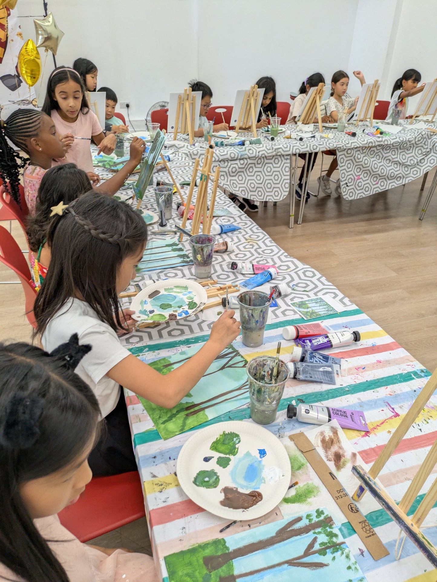 KIDS PAINTING PARTY - Celebrate with creativity and art!